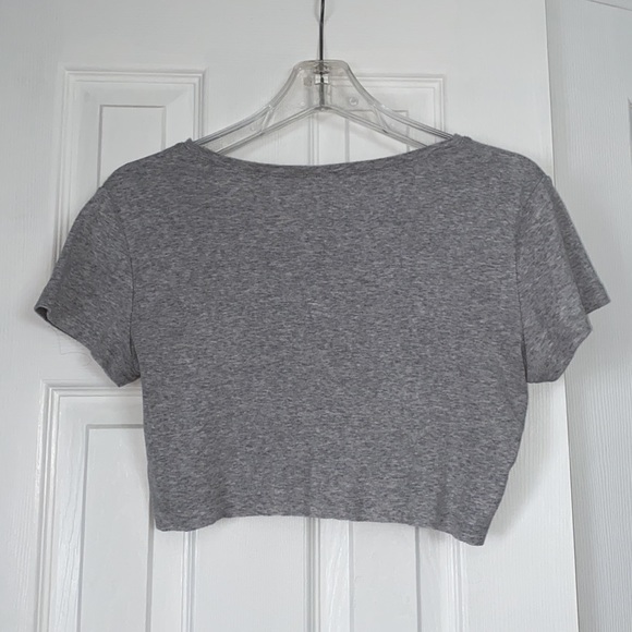 Cropped Tommy Hilfiger Tee - Picture 2 of 4